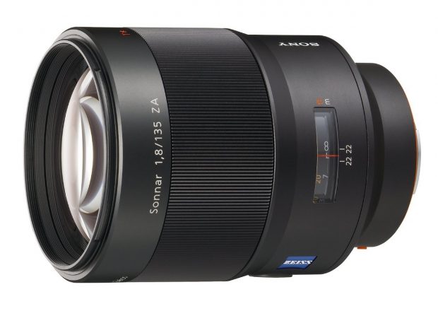 sony-135mm-f-1-8-a-mount-lens
